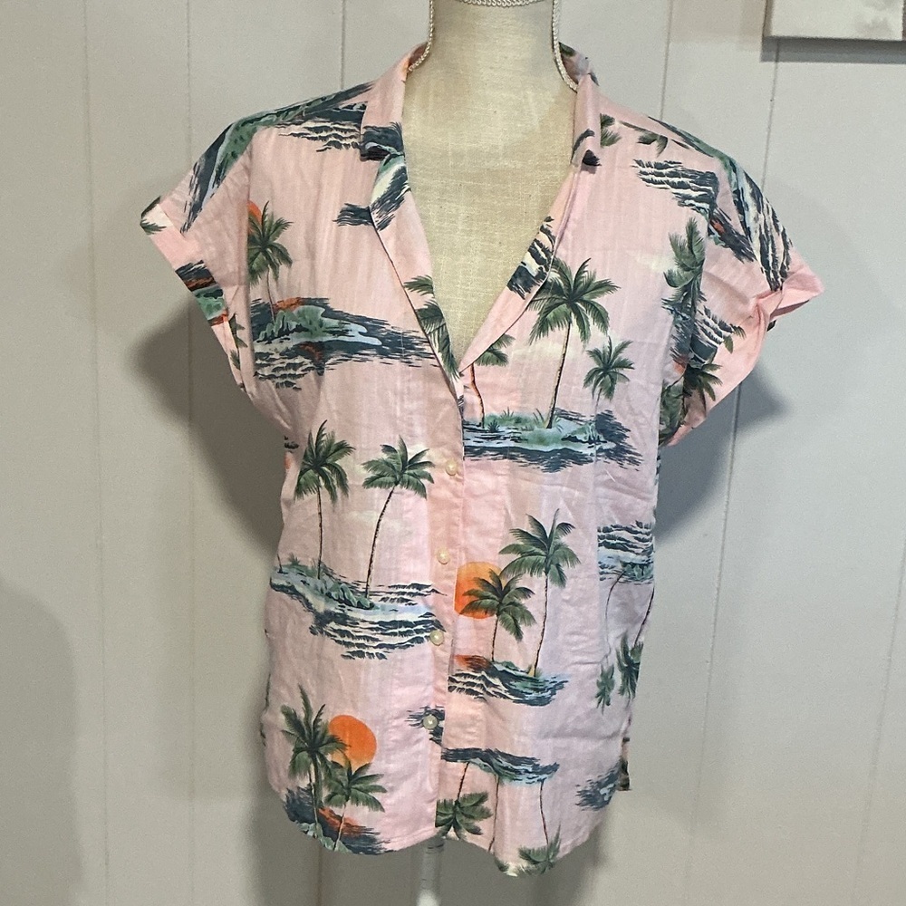 Old Navy Pink Tropical Palm Button-Up Blouse